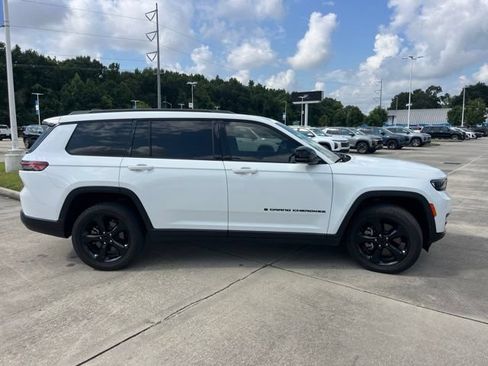 Used 2022 Jeep Grand Cherokee L Laredo AWD/4WD image 8