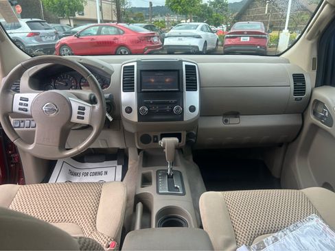Used 2013 Nissan Frontier SV RWD image 10