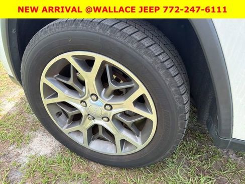 Used 2020 Jeep Grand Cherokee Limited w/ Luxury Group II RWD image 9