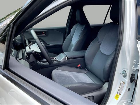 Used 2026 Toyota RAV4 XSE w/ Panoramic Sun Roof Package AWD/4WD image 8