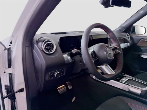 New 2026 Mercedes-Benz GLB 250 4MATIC image 10