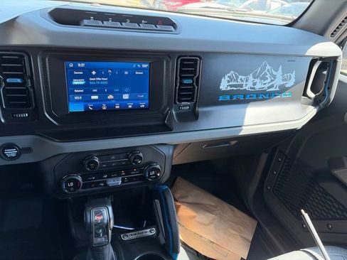 Used 2023 Ford Bronco Black Diamond w/ Sasquatch Package AWD/4WD image 16