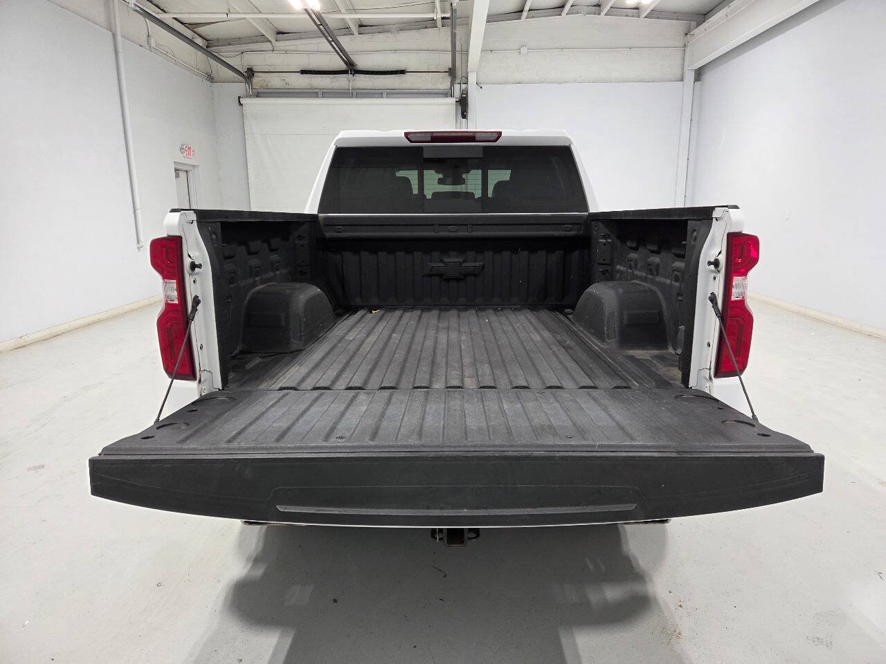 Used 2024 Chevrolet Silverado 1500 LTZ w/ LTZ Convenience Package II AWD/4WD image 9