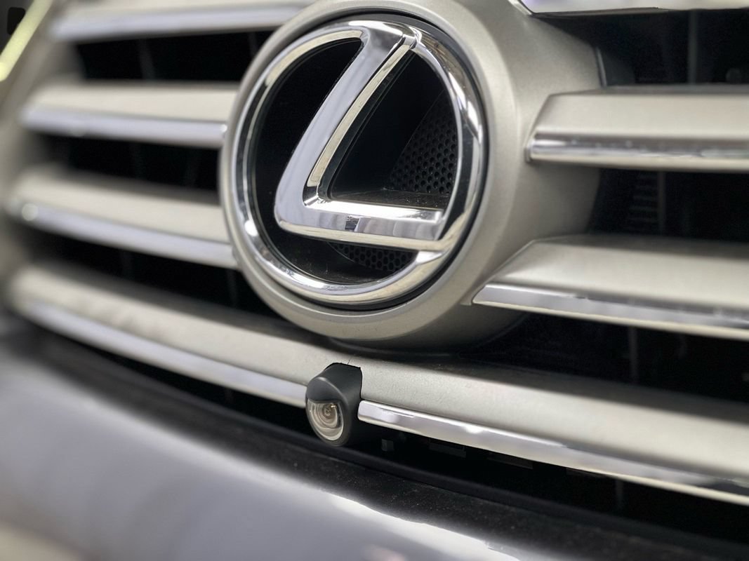 Used 2015 Lexus LX 570 4WD w/ Luxury Package image 16
