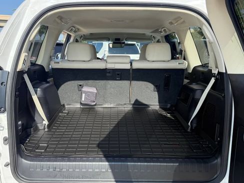 Used 2022 Lexus GX 460 Luxury w/ Off Road Package AWD/4WD image 32