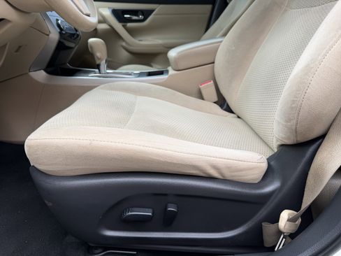 Used 2015 Nissan Altima 2.5 S w/ Power Driver Seat Package FWD image 27