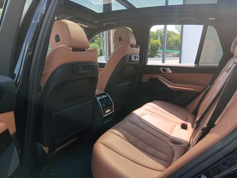 Used 2021 BMW X5 xDrive40i w/ M Sport Package AWD/4WD image 14