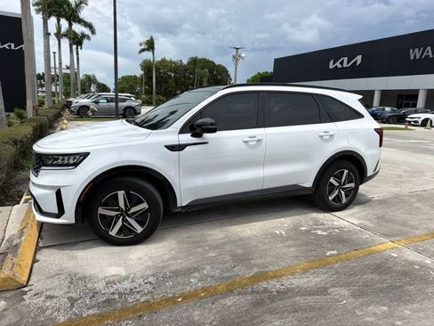Certified 2023 Kia Sorento S w/ Panoramic Sunroof Package FWD image 1