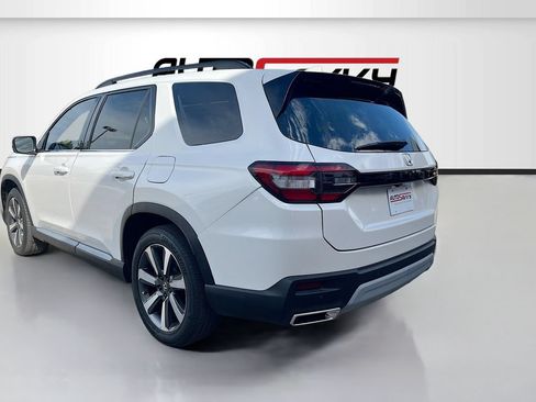 Used 2024 Honda Pilot Touring image 5