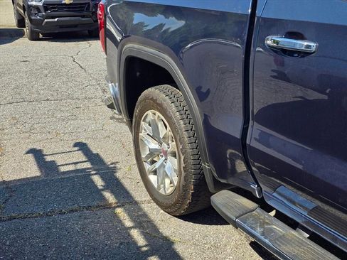 Used 2021 GMC Sierra 1500 SLT w/ SLT Premium Plus Package AWD/4WD image 20