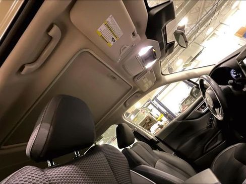 Used 2023 Subaru Forester Premium image 22