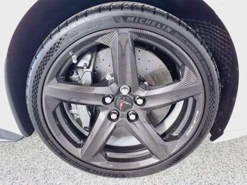 New 2025 Chevrolet Corvette E-Ray image 7