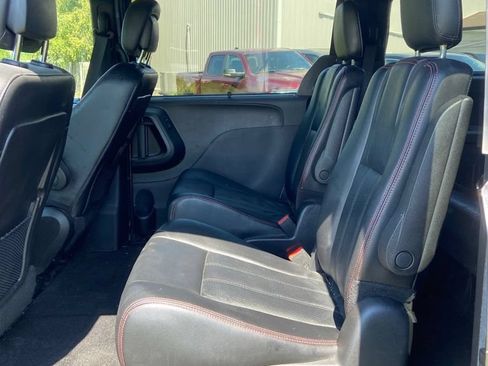 Used 2019 Dodge Grand Caravan GT FWD image 12