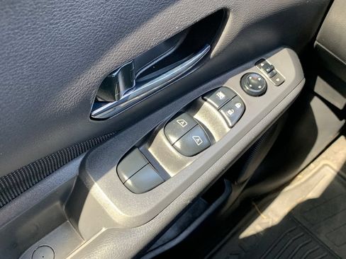 Used 2021 Nissan Kicks SV FWD image 18