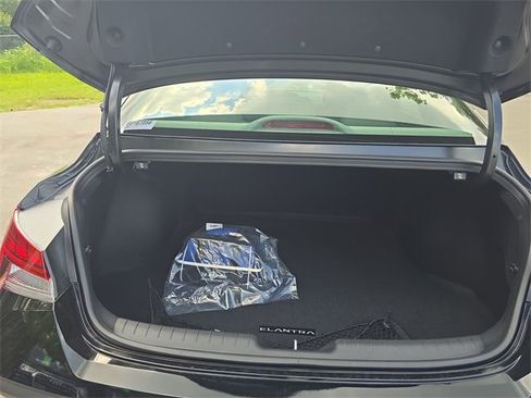 New 2025 Hyundai Elantra SEL image 22