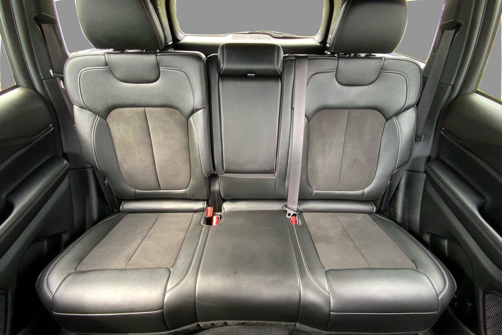 Used 2023 Jeep Grand Cherokee Altitude AWD/4WD image 14