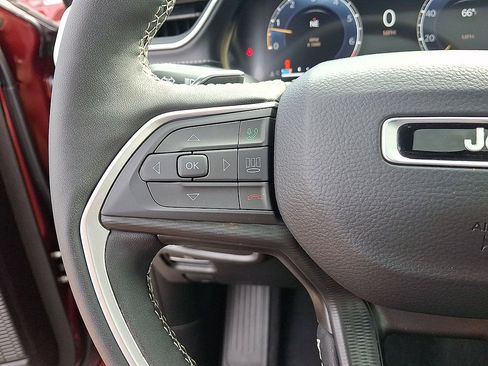 Certified 2025 Jeep Grand Cherokee L Altitude AWD/4WD image 17