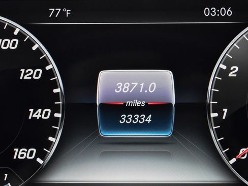 Used 2023 Mercedes-Benz G 550 image 32