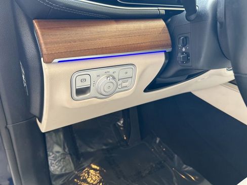 Used 2022 Mercedes-Benz GLS 450 4MATIC image 54