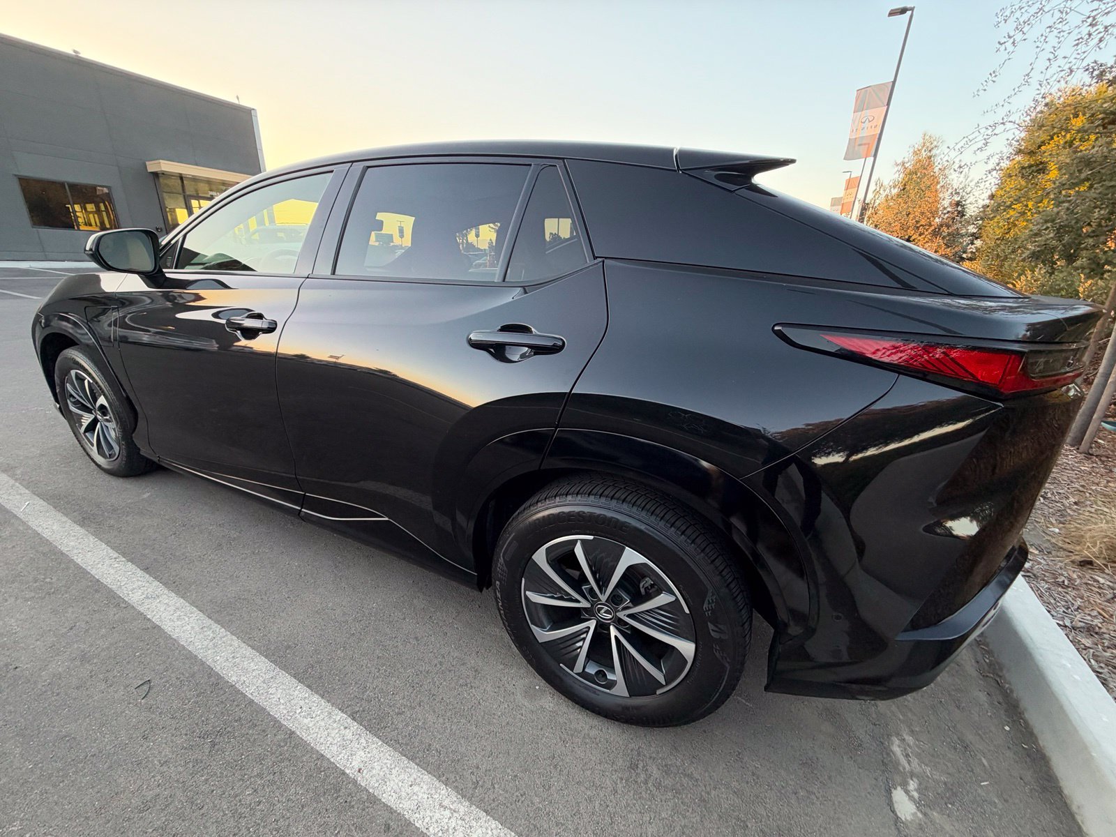 Used 2023 Lexus RZ 450e Premium w/ Technology Package AWD/4WD image 5