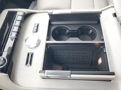 New 2026 Lincoln Navigator Reserve w/ Jet Appearance Package image 26