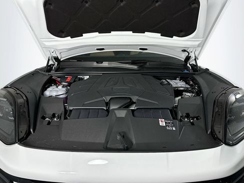 New 2026 Porsche Cayenne AWD/4WD image 33