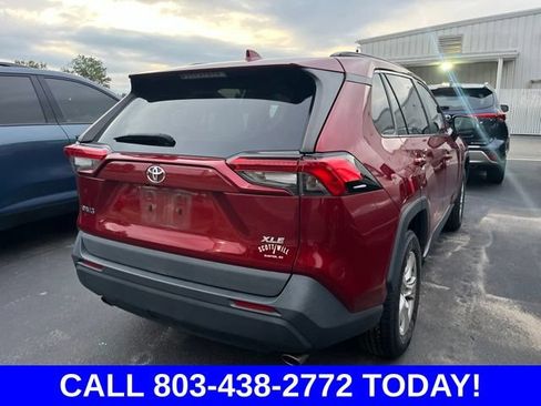 Used 2020 Toyota RAV4 XLE w/ Convenience Package FWD image 4