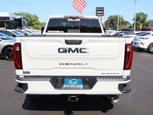 Used 2025 GMC Sierra 2500 Denali Ultimate AWD/4WD image 11