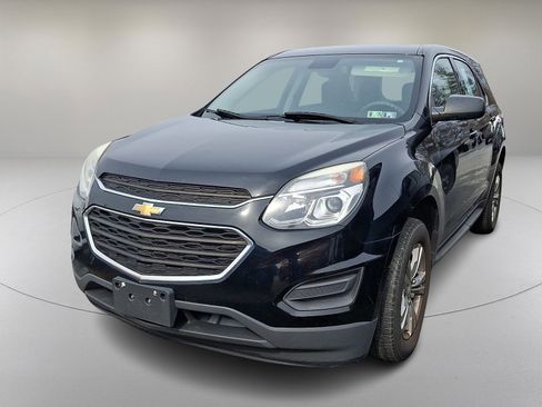 Used 2017 Chevrolet Equinox LS image 4