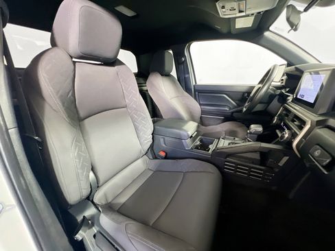 Used 2024 Toyota Tacoma SR image 31