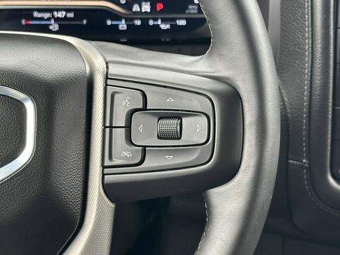 Used 2024 GMC Yukon XL Denali image 9