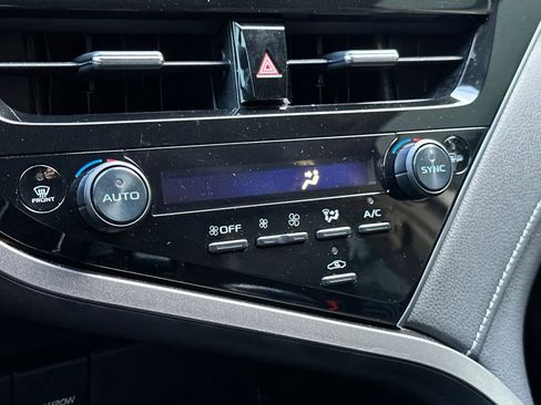 Used 2022 Toyota Camry SE image 24