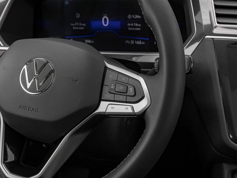 Certified 2024 Volkswagen Tiguan SE w/ Panoramic Sunroof Package FWD image 45