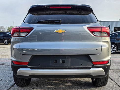 Used 2025 Chevrolet TrailBlazer LT w/ Driver Confidence Package image 5