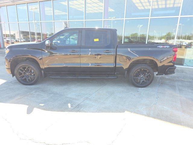 Used 2024 Chevrolet Silverado 1500 Custom w/ Turbomax Blackout Package AWD/4WD image 2