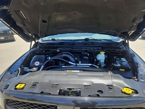 Used 2017 RAM 1500 Express RWD image 29