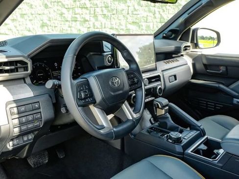 Used 2025 Toyota 4Runner Trailhunter AWD/4WD image 19