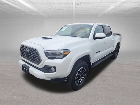 Used 2023 Toyota Tacoma TRD Sport w/ Black Out Package (TMS) AWD/4WD image 17