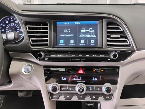 Used 2020 Hyundai Elantra Limited FWD image 77