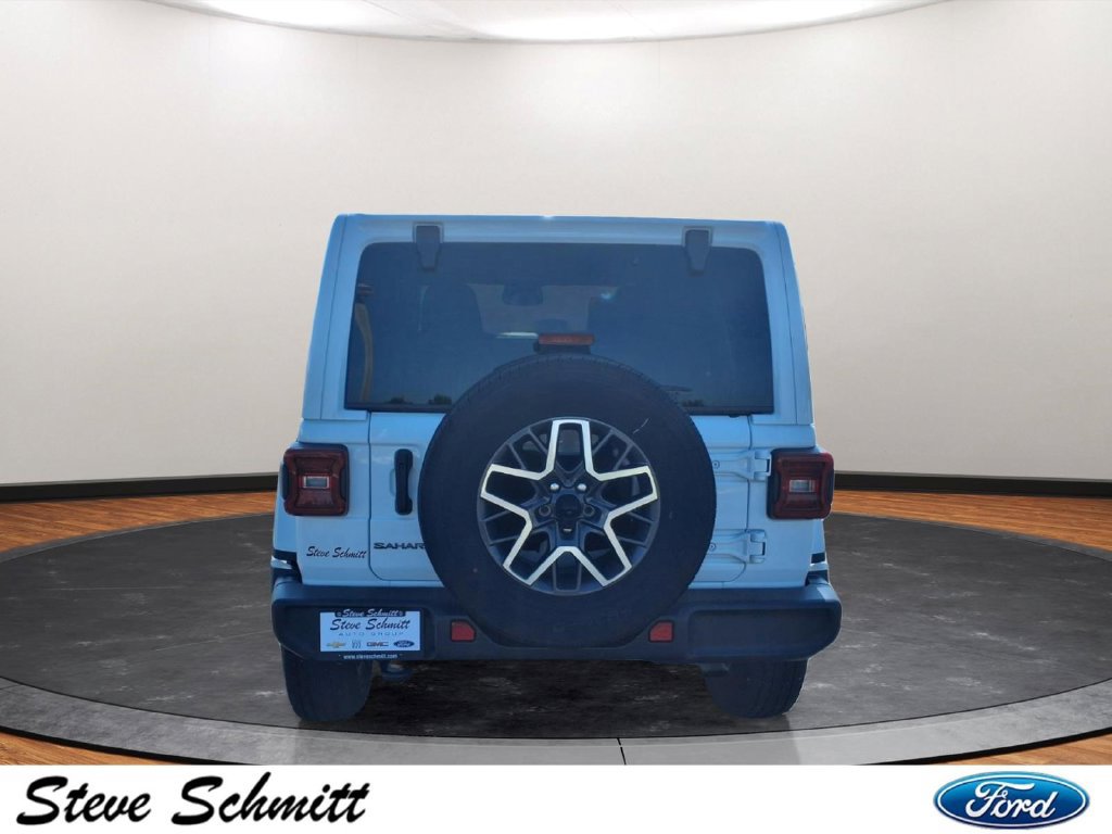 Used 2026 Jeep Wrangler Unlimited Sahara AWD/4WD image 21
