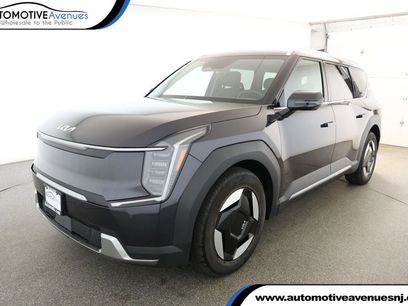 Used 2025 Kia EV9 Wind