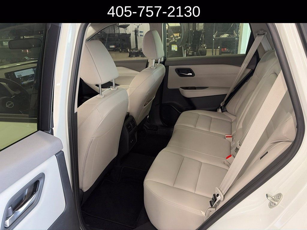 Used 2024 Nissan Rogue SL FWD image 7