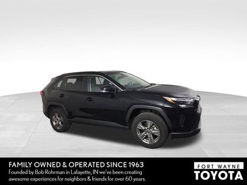 Used 2025 Toyota RAV4 XLE AWD/4WD image 5