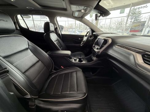Used 2022 GMC Acadia Denali w/ Denali Ultimate Package FWD image 39