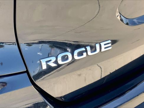 Used 2017 Nissan Rogue SL w/ SL Premium Package FWD image 10