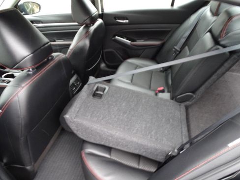 Used 2024 Nissan Altima 2.5 SR image 31