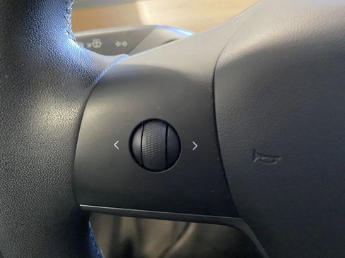 Used 2020 Tesla Model Y Long Range image 18