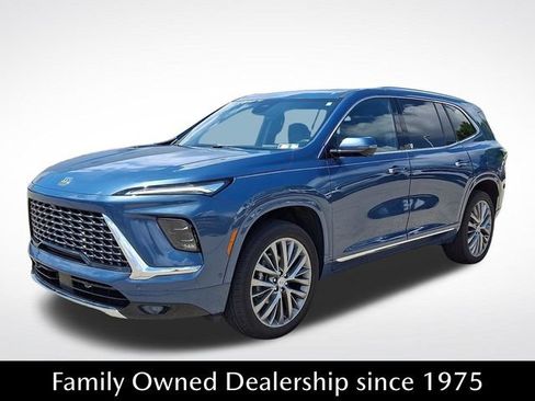 Certified 2025 Buick Enclave Avenir w/ Super Cruise Package AWD/4WD image 3
