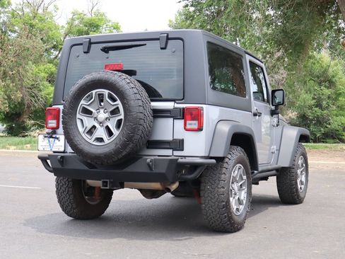 Used 2016 Jeep Wrangler Rubicon w/ Power Convenience Group AWD/4WD image 5