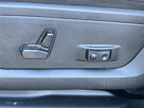 Used 2024 RAM 3500 Big Horn image 31